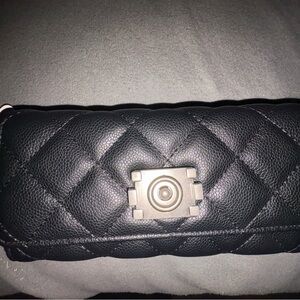 FASHION Black Quilted Wristlet / Clutch Bag with Turn-Lock Closure